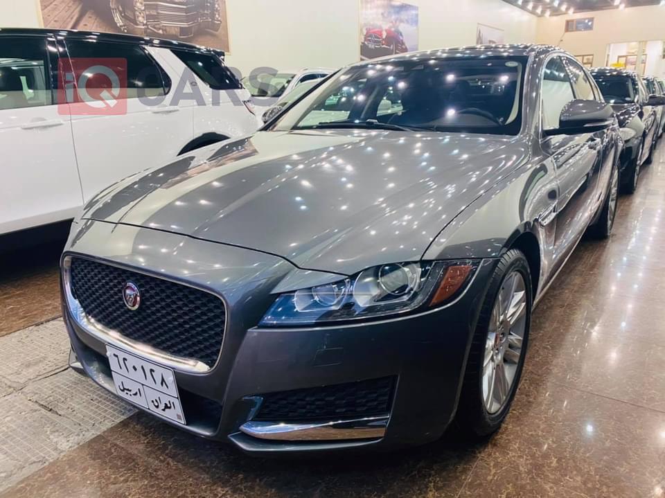 جاكوار XF